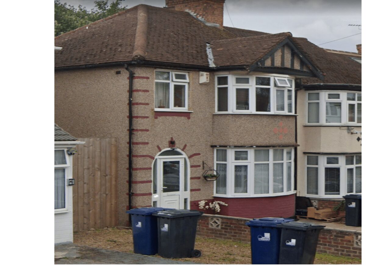 Impressive 3/4 bedrooms semi detached house available to rent in