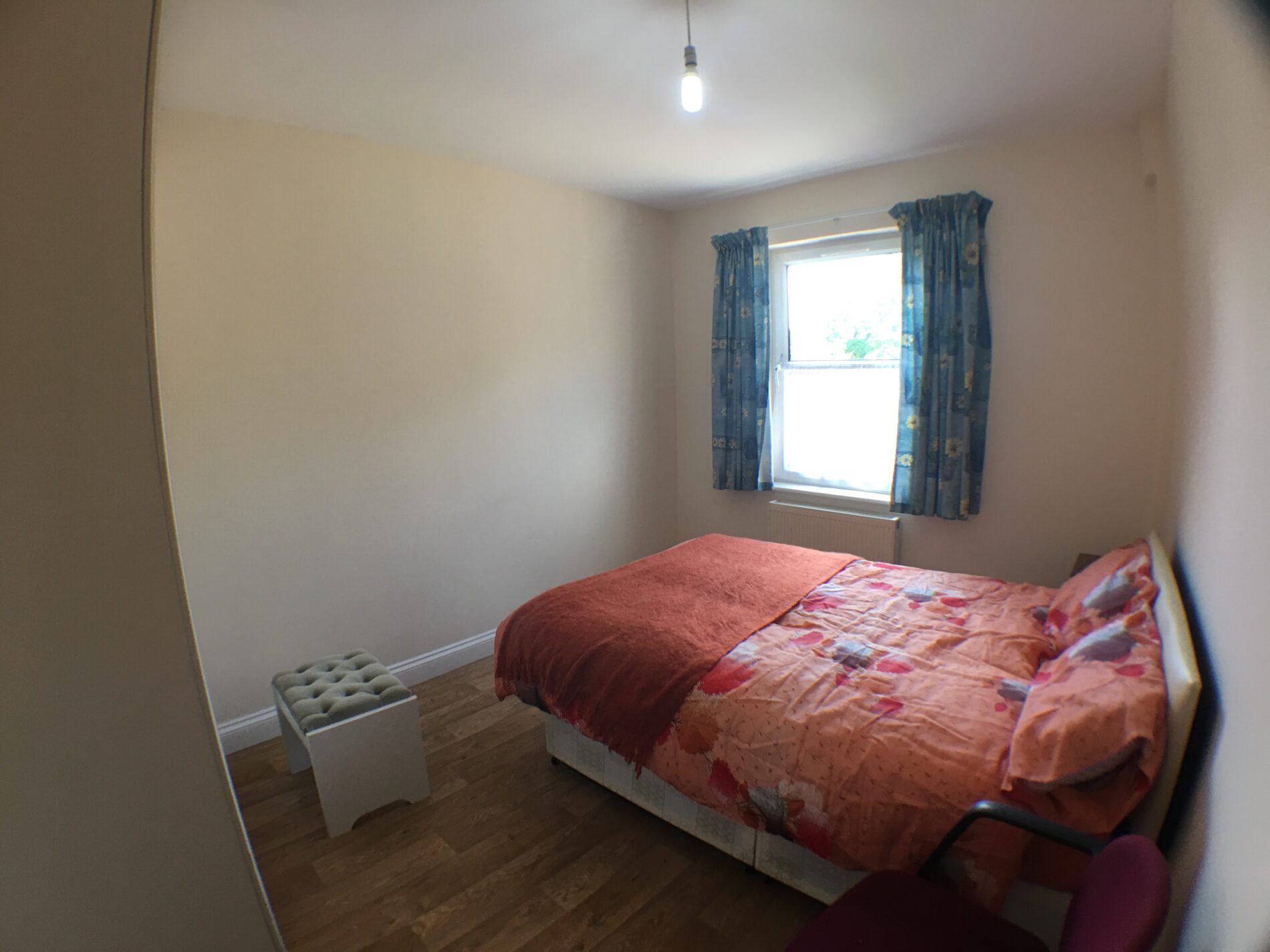 Impressive 3/4 bedrooms semi detached house available to rent in