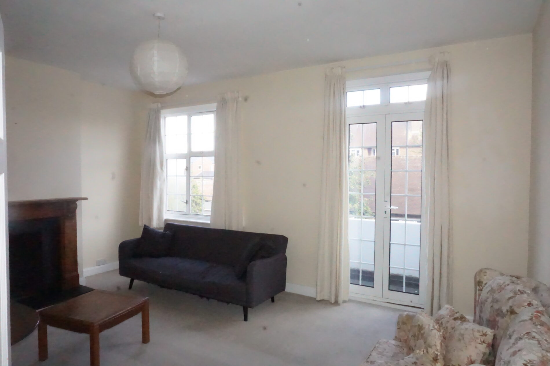 Impressive 3 bedroom 2nd floor gated residential development very close