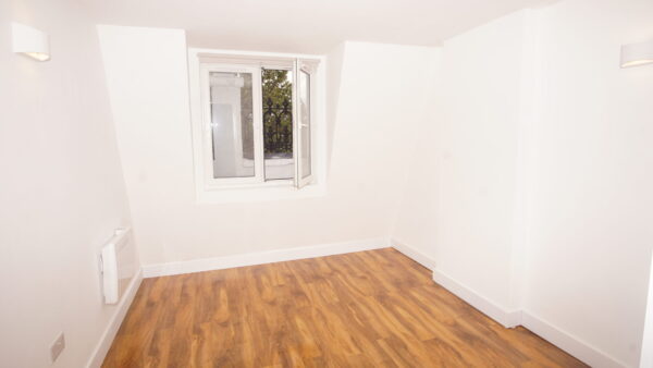 Cricklewood, London, NW23JR