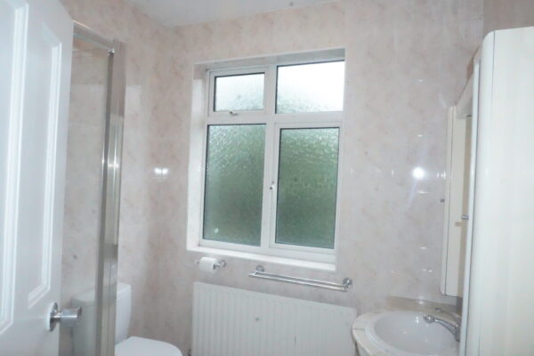 Watford way, Hendon, NW44TE