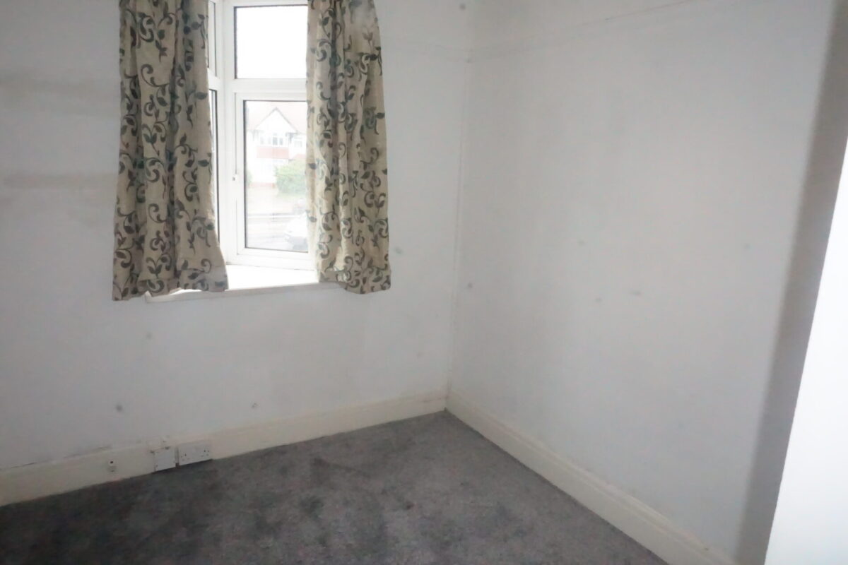 Watford way, Hendon, NW44TE
