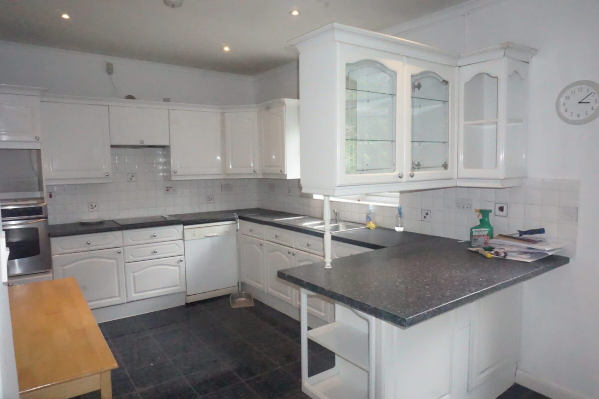Watford way, Hendon, NW44TE