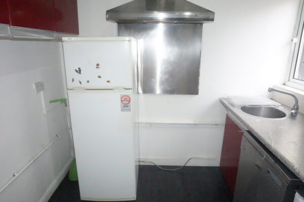 Watford way, Hendon, NW44TE