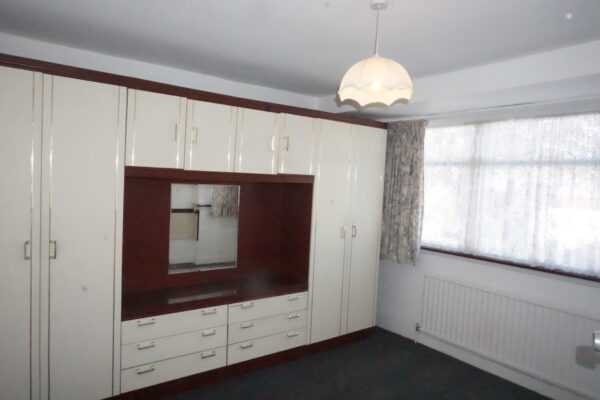 33 Raeburn Road