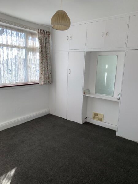 33 Raeburn Road