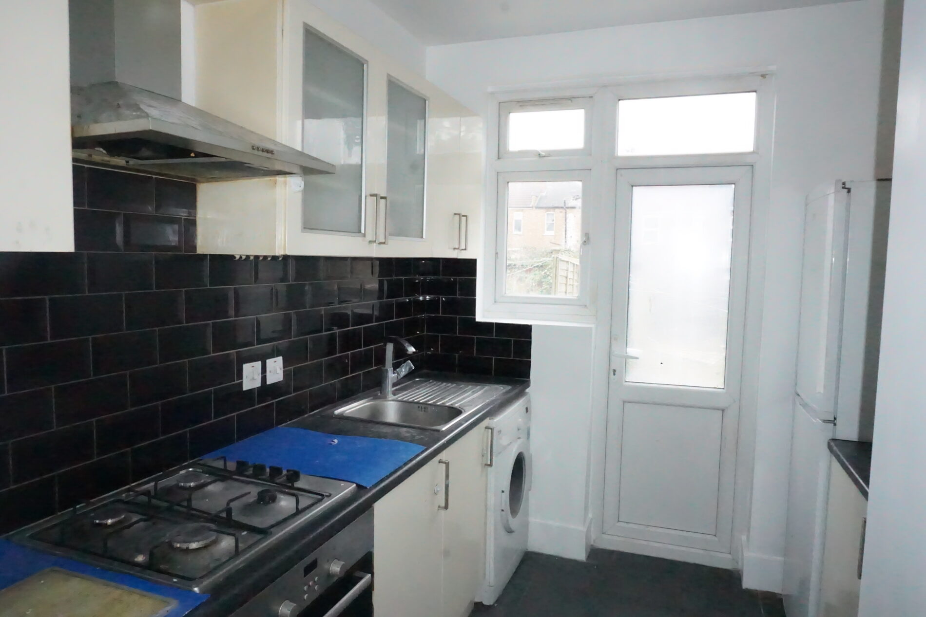 Impressive 3bedrooms terraced house available to rent in south harrow HA2