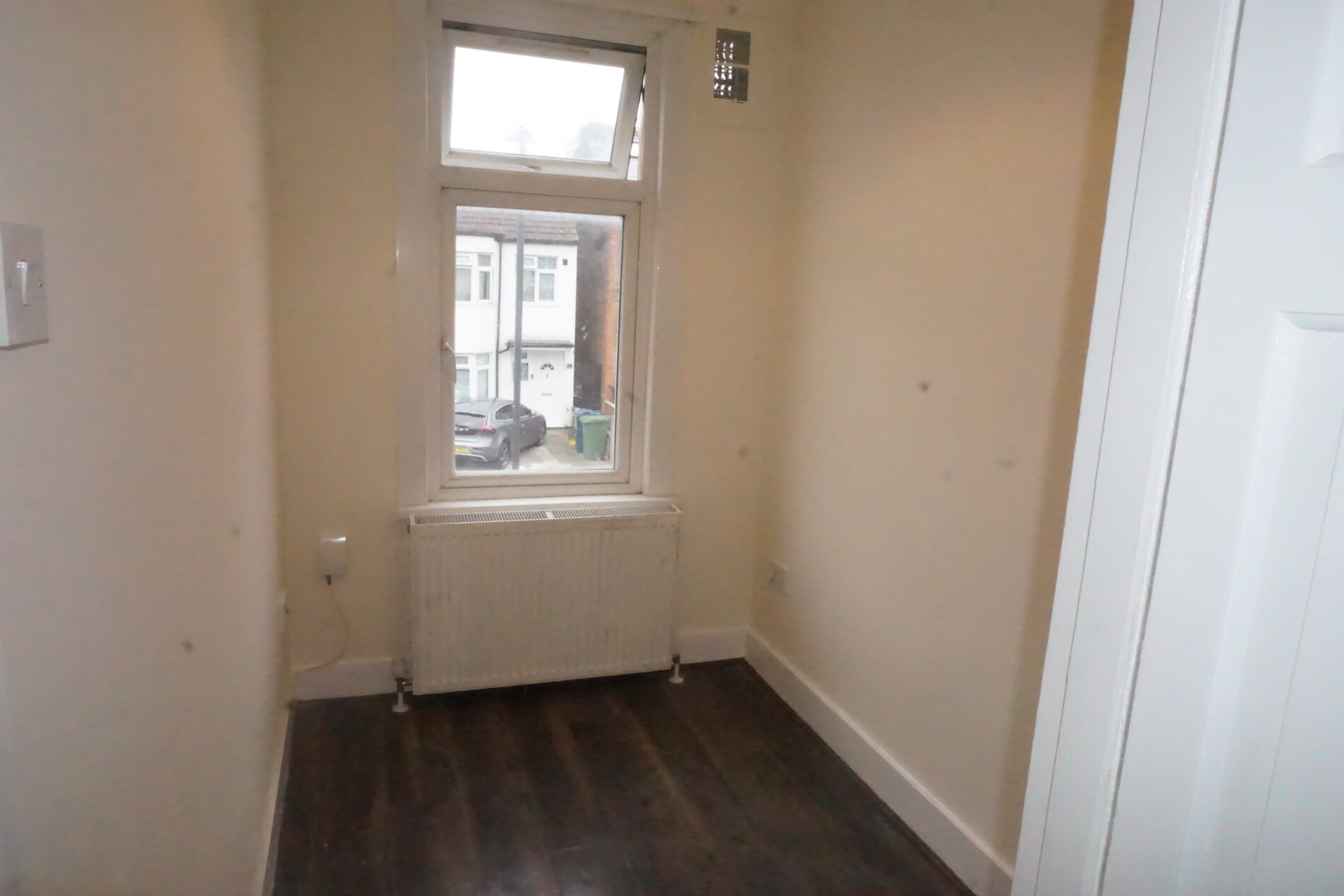 Impressive 3bedrooms terraced house available to rent in south harrow HA2