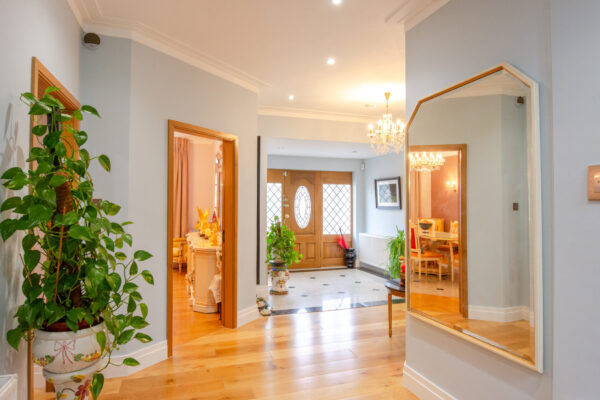 5 Bedroom house for sale at Brondesbury Park