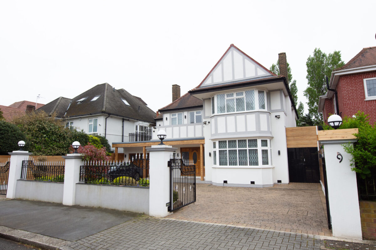 5 Bedroom house for sale at Brondesbury Park