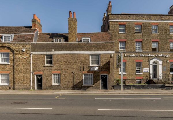 The Burroughs, Hendon, NW44TE