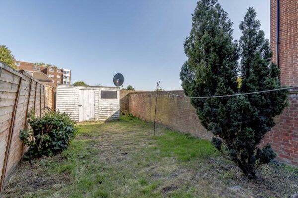 The Burroughs, Hendon, NW44TE