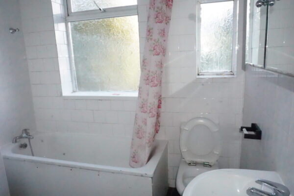 Pinner road, Harrow, HA14EU