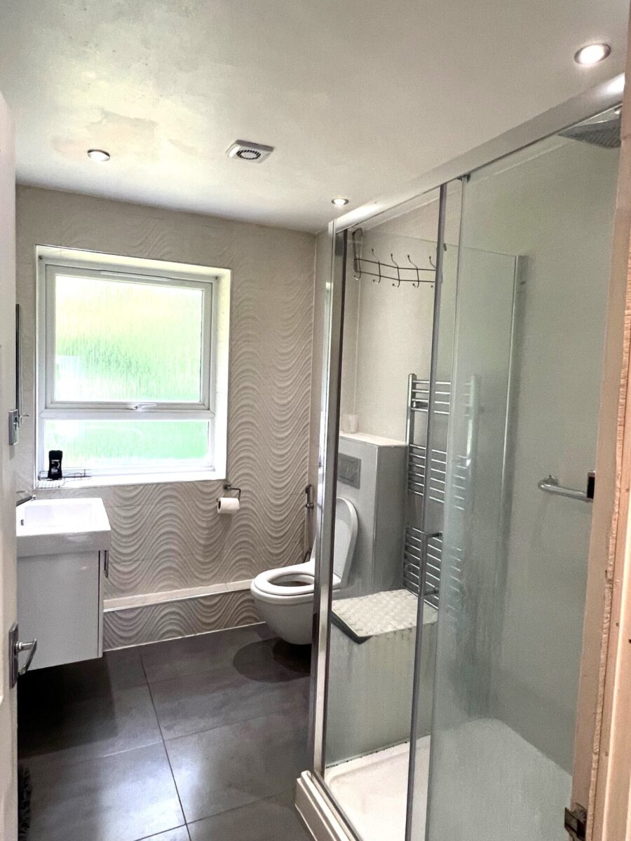 White house drive, Stanmore, HA74NQ