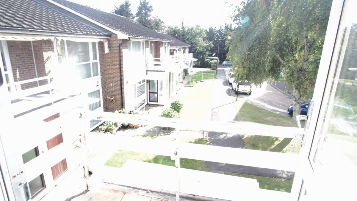 White house drive, Stanmore, HA74NQ