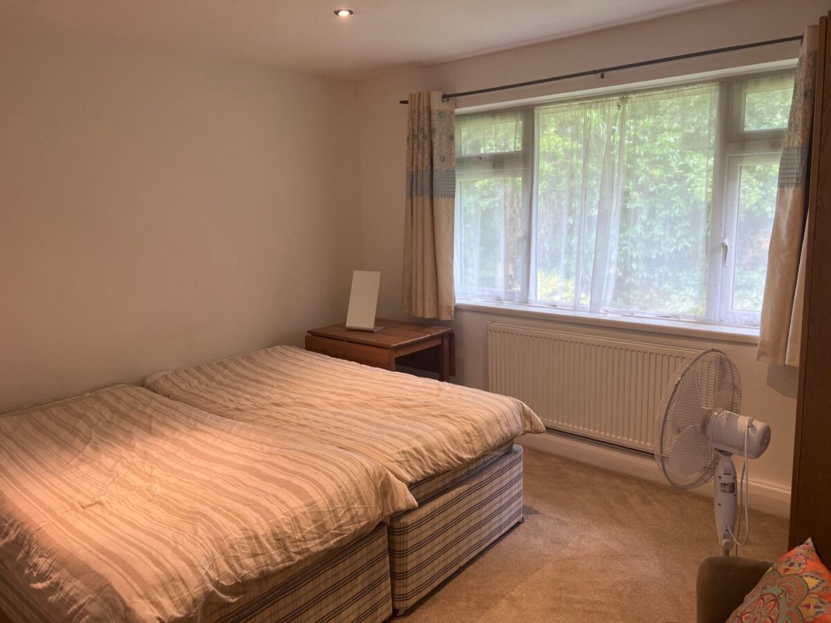 White house drive, Stanmore, HA74NQ