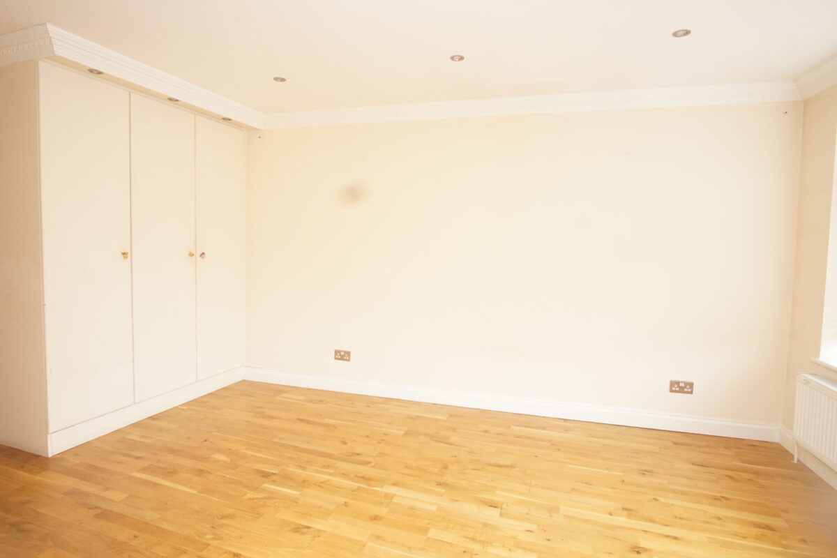 Wykenham Hill, Wembley, HA99RZ