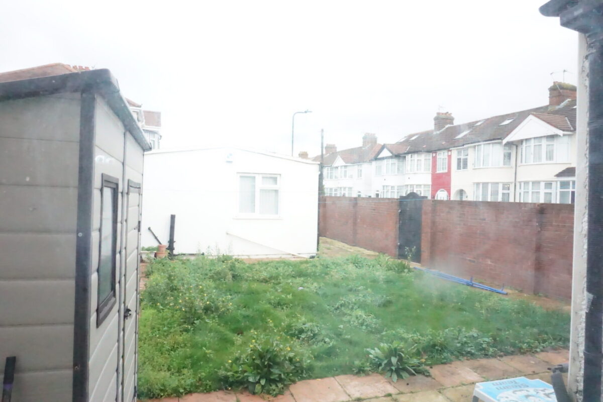 Honeypot lane, kingsbury, NW99QP