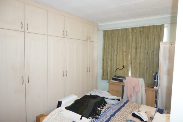 Honeypot lane, kingsbury, NW99QP