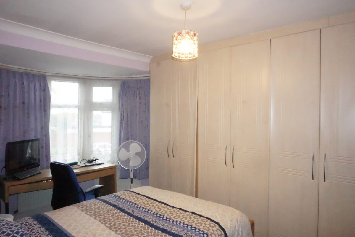Honeypot lane, kingsbury, NW99QP