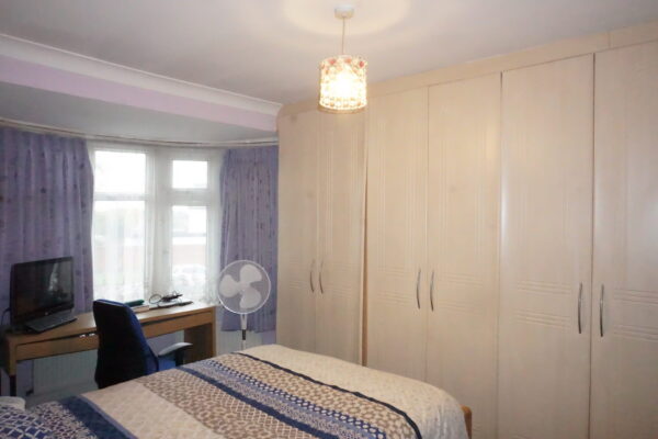 Honeypot lane, kingsbury, NW99QP