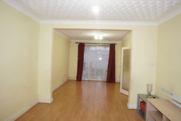 Honeypot lane, kingsbury, NW99QP
