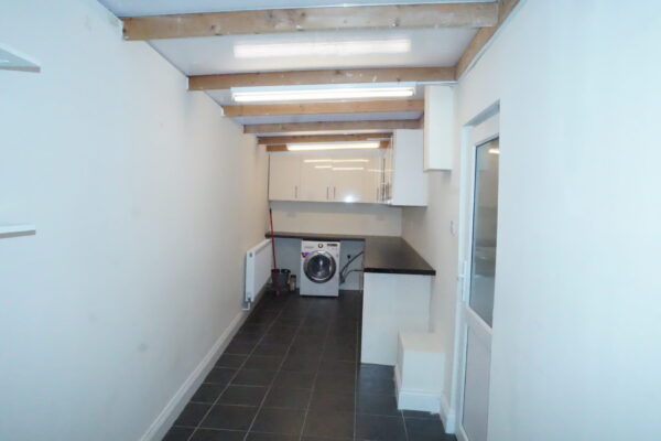 Honeypot lane, kingsbury, NW99QP