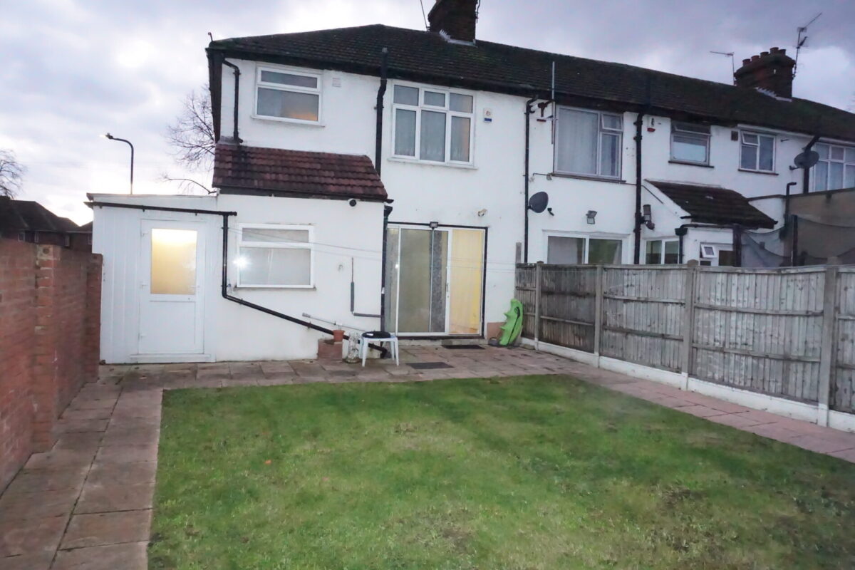 Honeypot lane, kingsbury, NW99QP