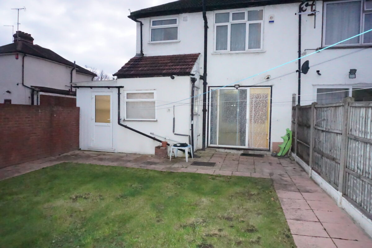 Honeypot lane, kingsbury, NW99QP
