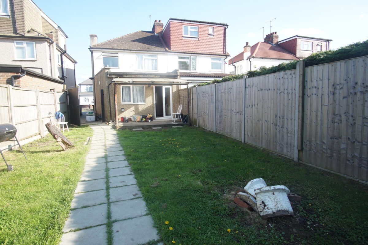 corfe Avenue, Harrow, HA28TA