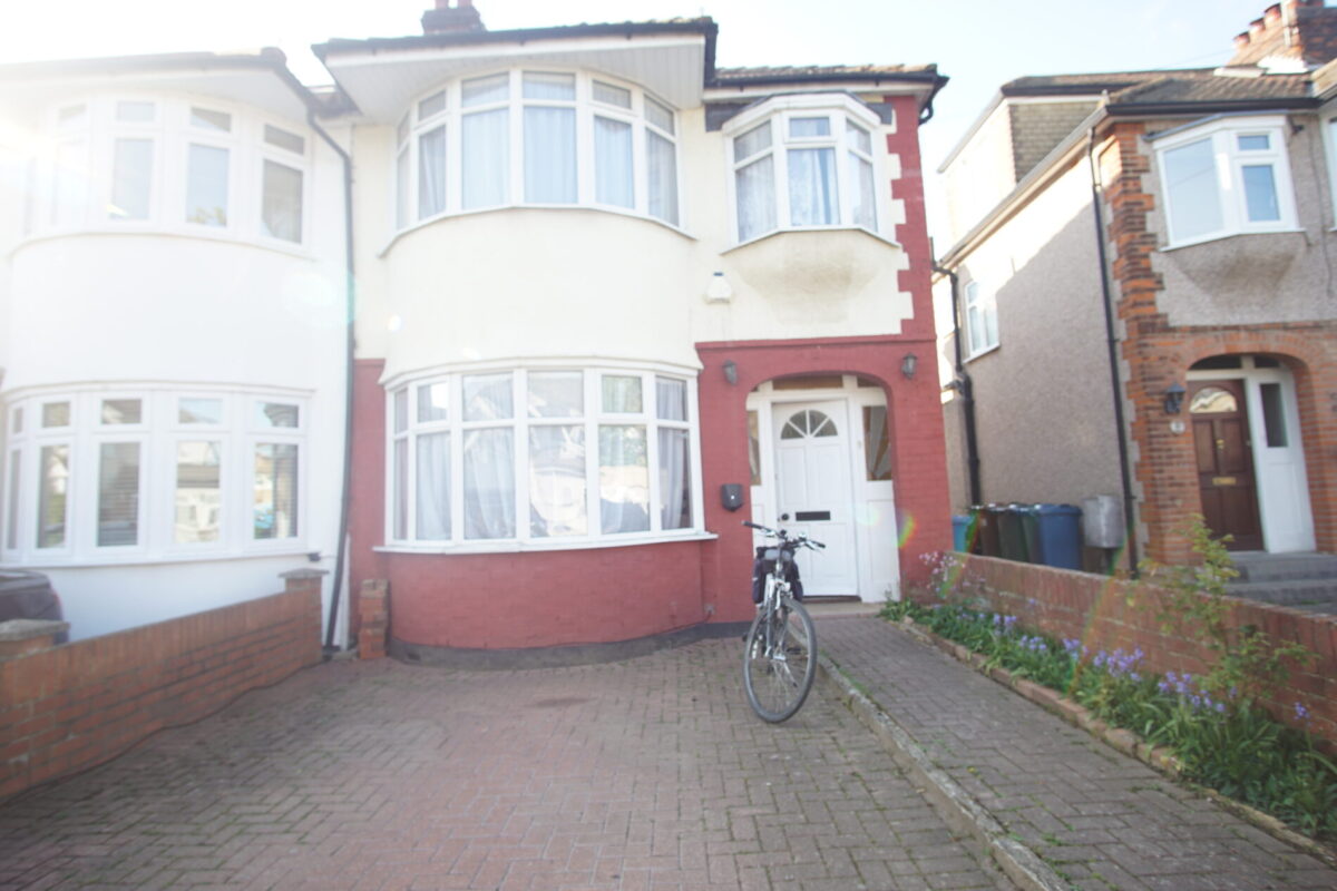 corfe Avenue, Harrow, HA28TA