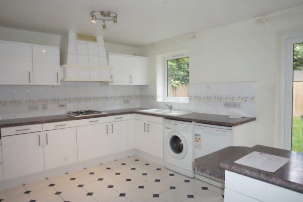 Acton road, Greenford, UB60NU