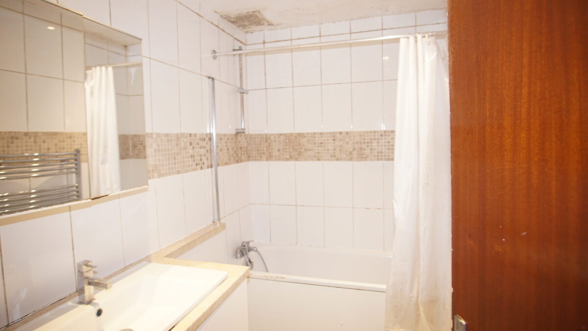 White house drive, Stanmore, HA74NQ