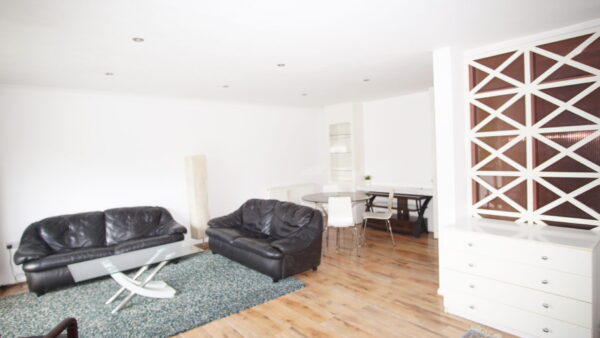 White house drive, Stanmore, HA74NQ