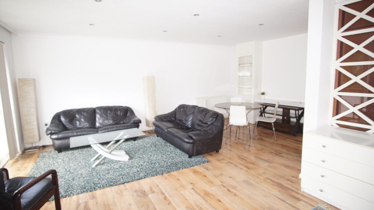 White house drive, Stanmore, HA74NQ