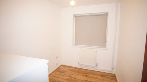 White house drive, Stanmore, HA74NQ