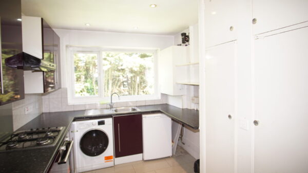 White house drive, Stanmore, HA74NQ