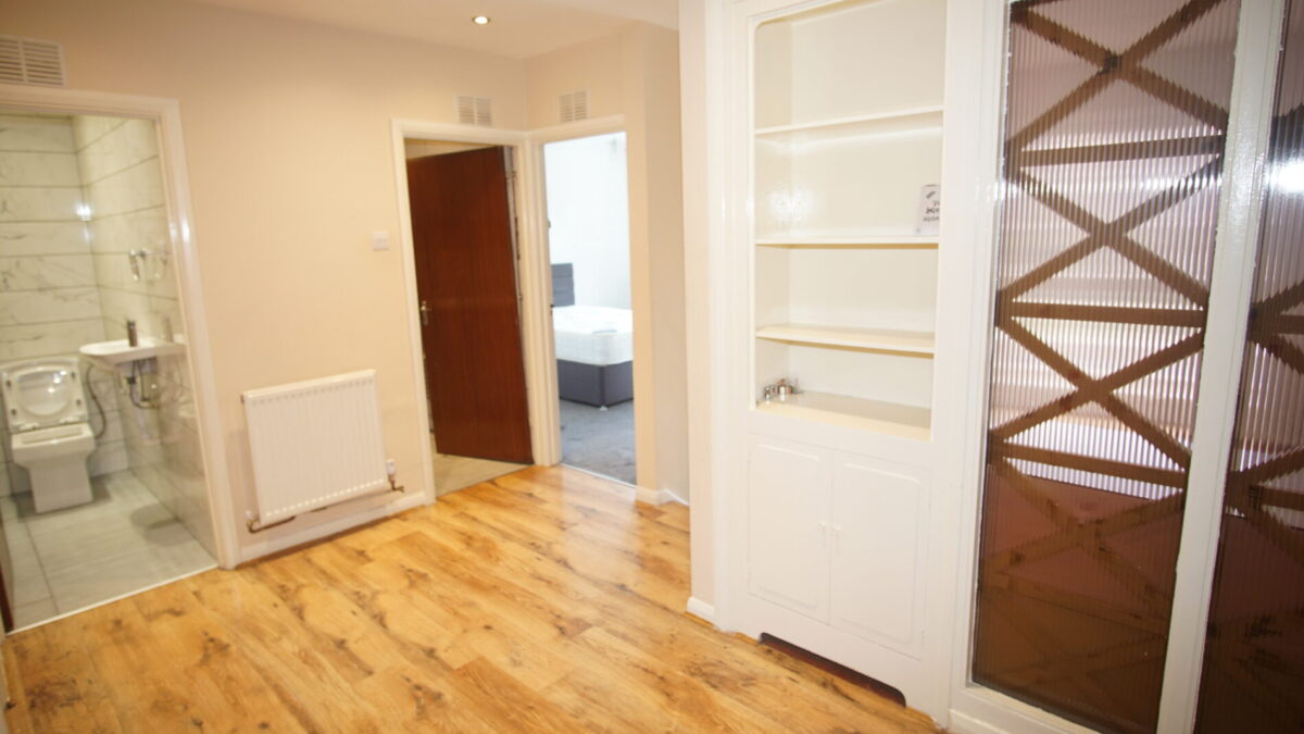 White house drive, Stanmore, HA74NQ