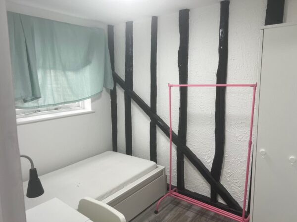 The Burroughs, Hendon, NW44TE