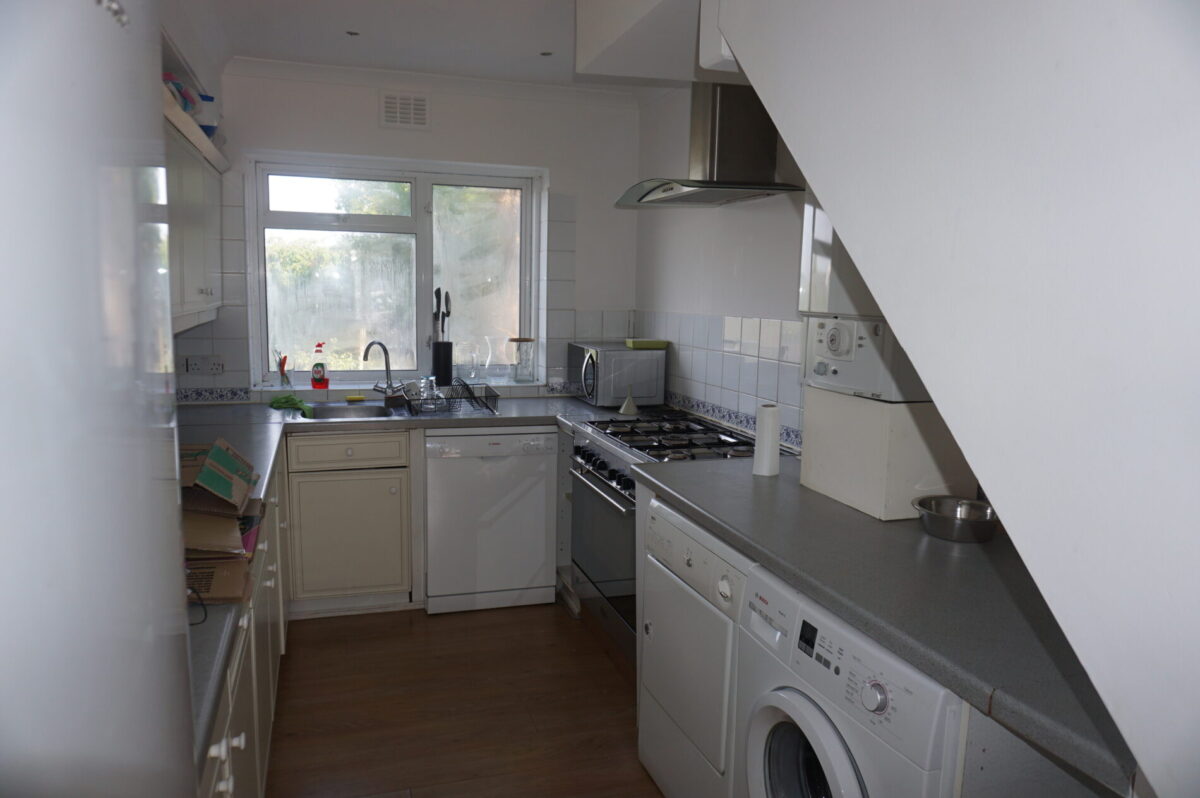 Burwell Av, Greenford, UB60NU