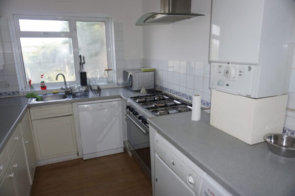 Burwell Av, Greenford, UB60NU