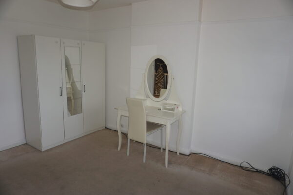 Burwell Av, Greenford, UB60NU