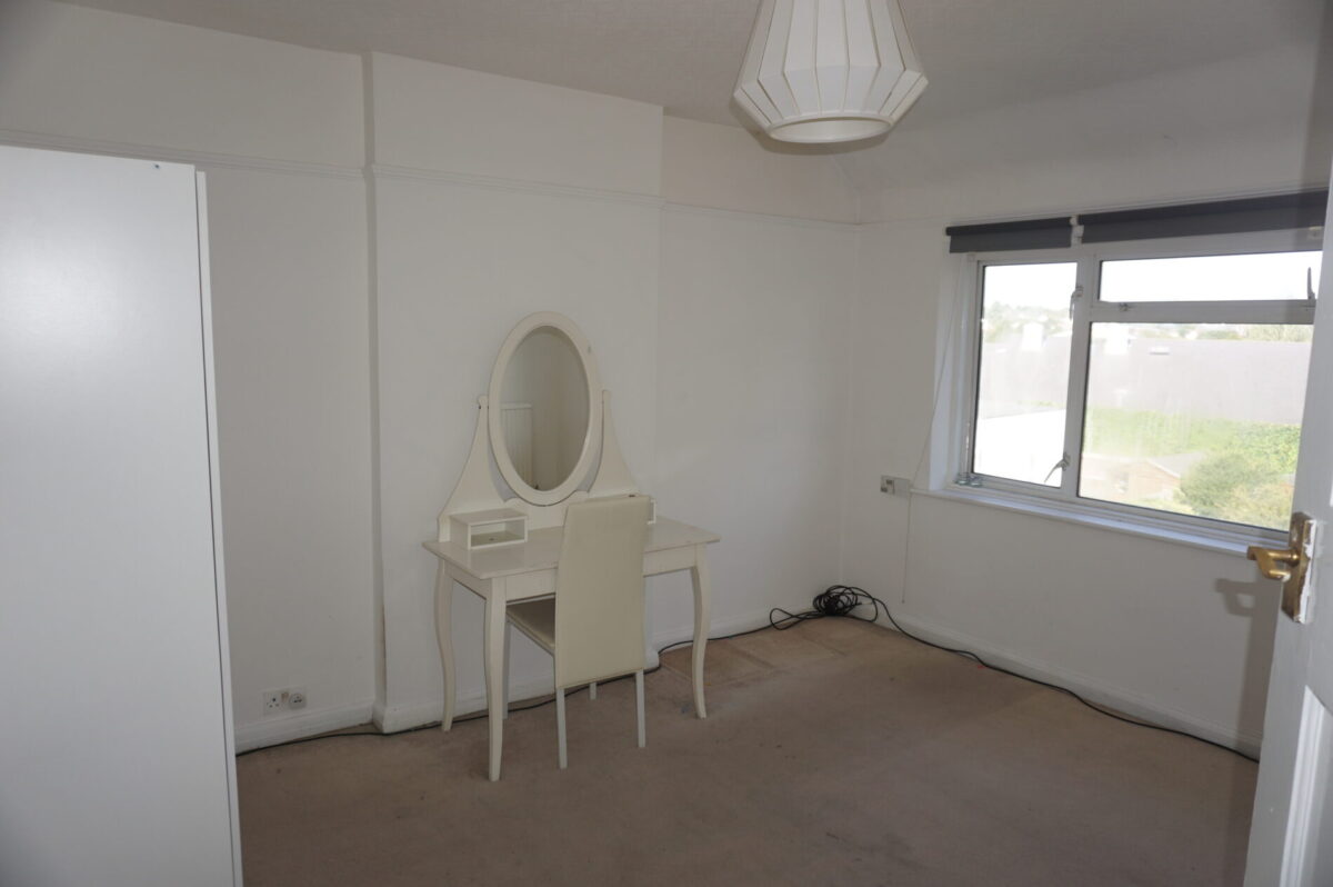 Burwell Av, Greenford, UB60NU