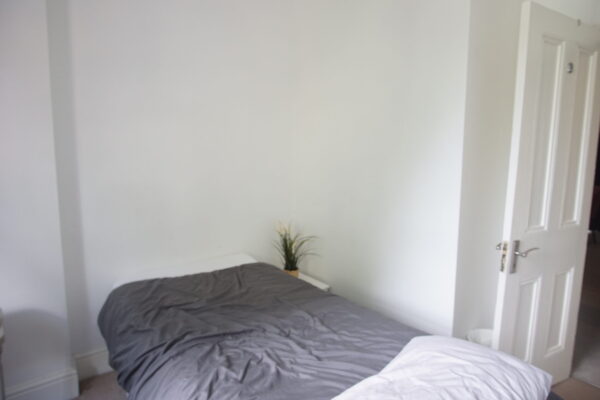 Elm Grove, cricklewood, NW2