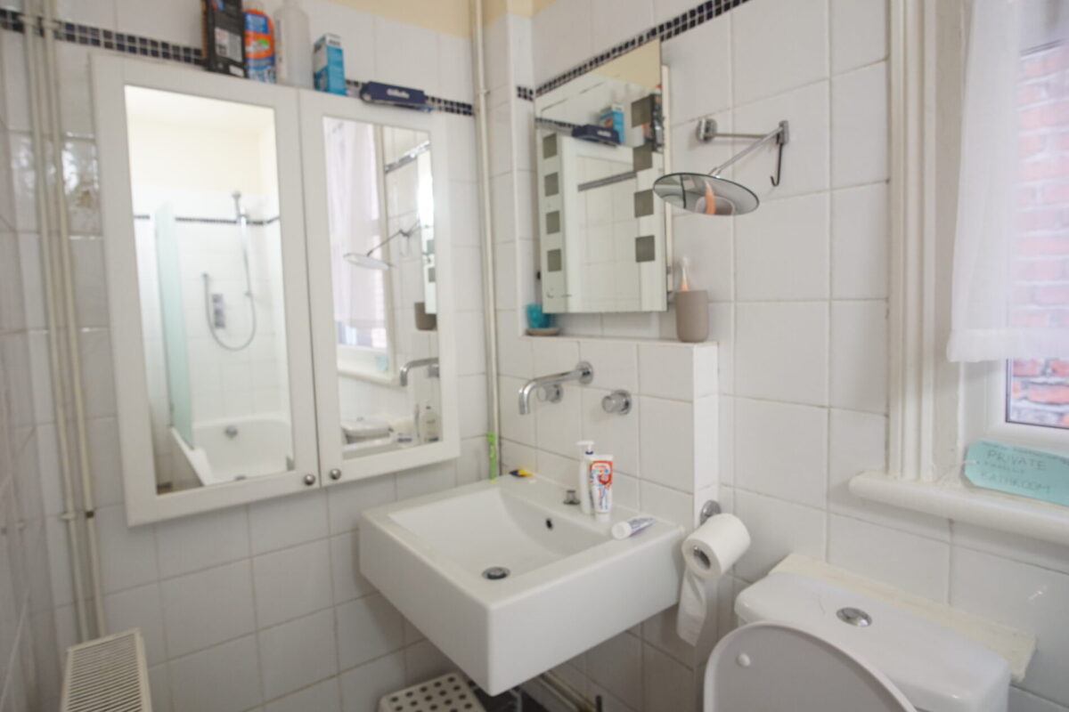 Elm Grove, cricklewood, NW2