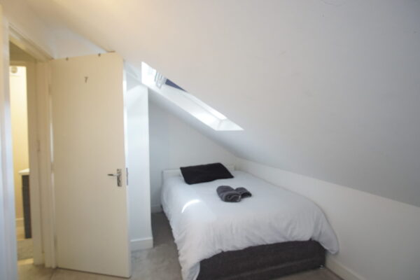 Elm Grove, cricklewood, NW2