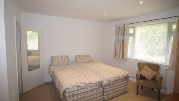 White house drive, Stanmore, HA74NQ