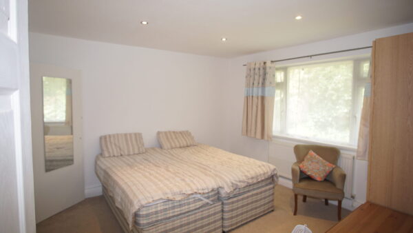White house drive, Stanmore, HA74NQ