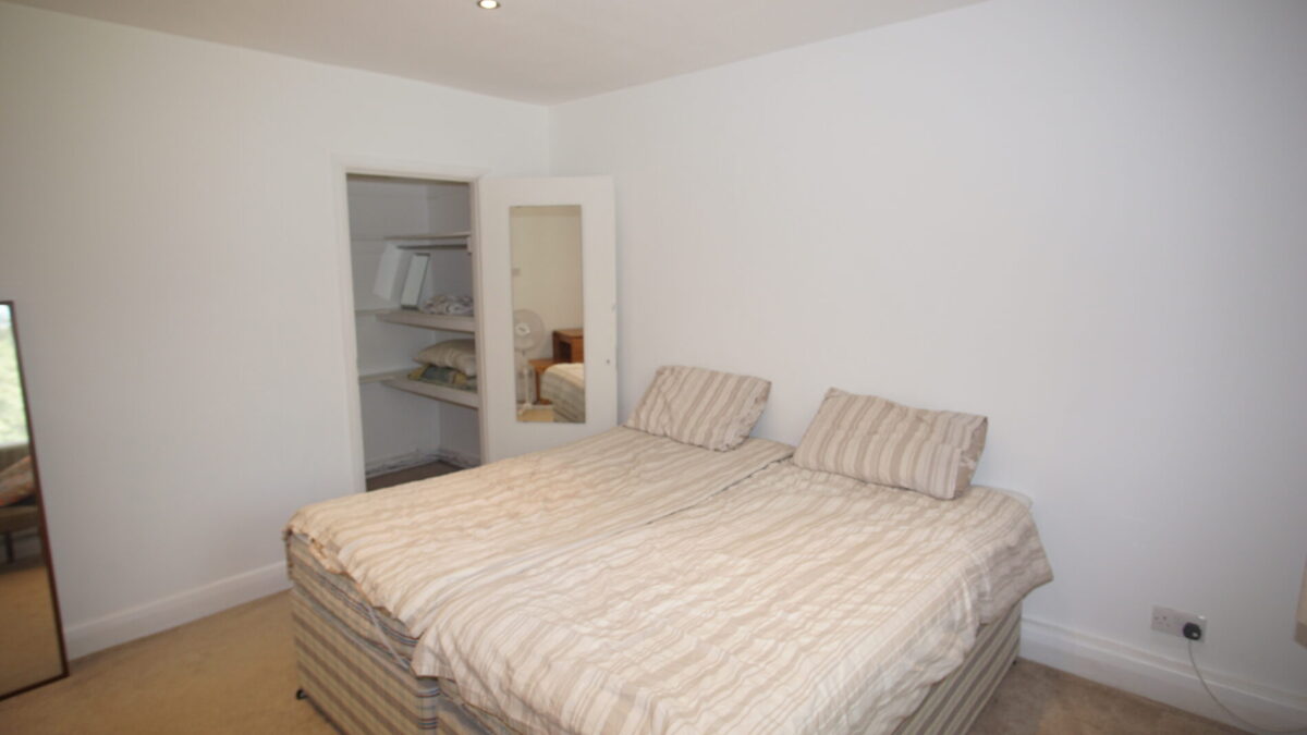 White house drive, Stanmore, HA74NQ