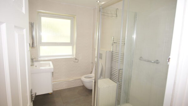 White house drive, Stanmore, HA74NQ